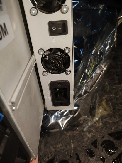 ICERIVER AE2 720Mh 1300W Aleo ALEO Miner with PSU Free Shipping